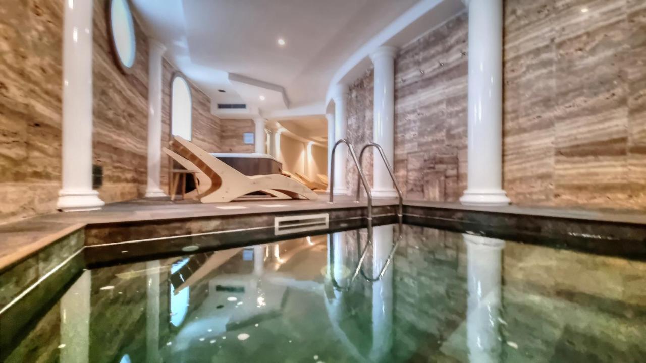 Hotel Plaza Porto Azzurro Bagian luar foto